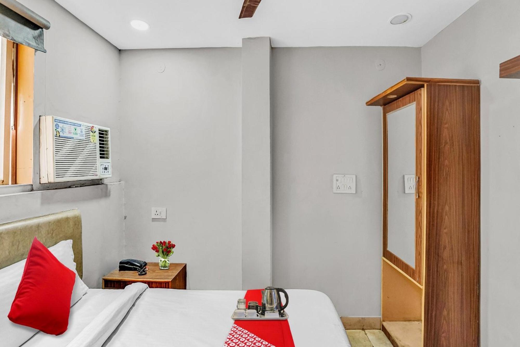 Hotel O M Stays Near Akshardham นิวเดลี ภายนอก รูปภาพ