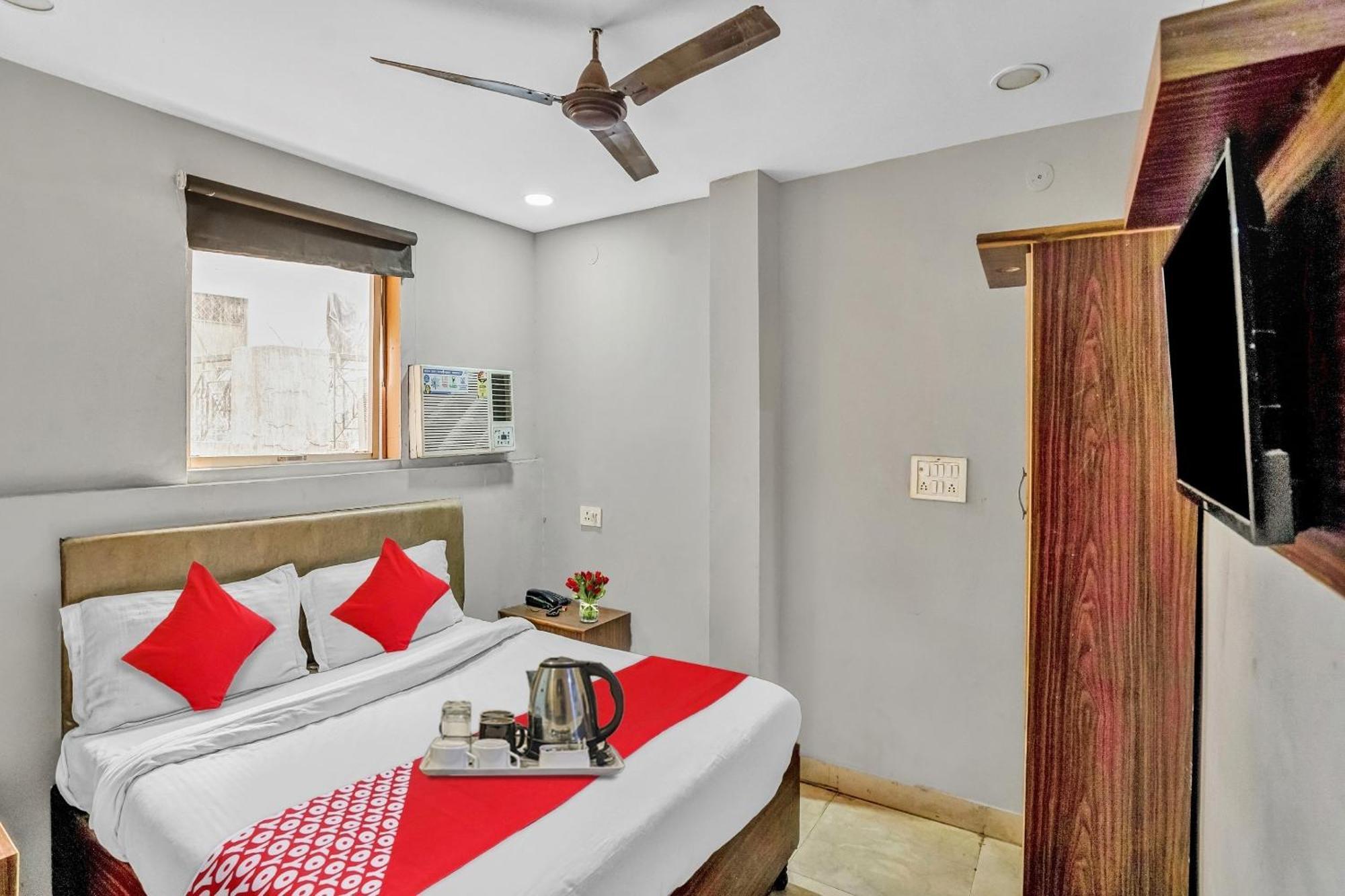 Hotel O M Stays Near Akshardham นิวเดลี ภายนอก รูปภาพ